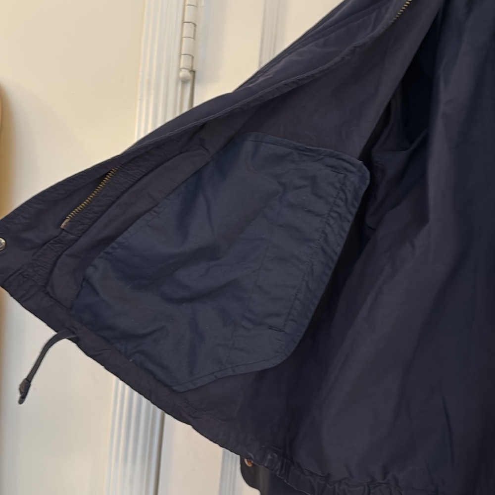 Uniqlo lightweight Jacket - Picture 2 of 5